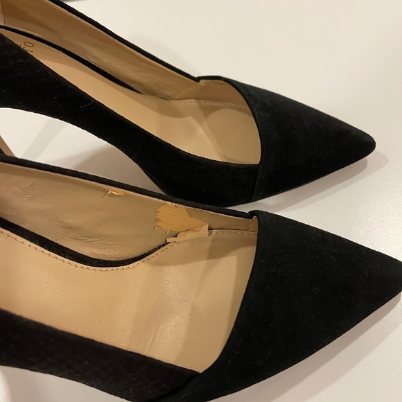 Vince Camuto Black Pointed Toe Snakeskin Velvet Heels Size 7.5 - Picture 2 of 5